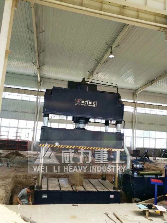 800噸液壓機(jī)安裝現(xiàn)場(chǎng)