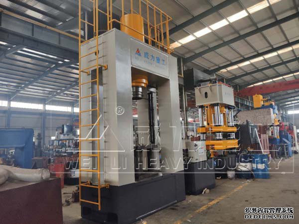 500噸龍門(mén)框架式液壓機(jī)