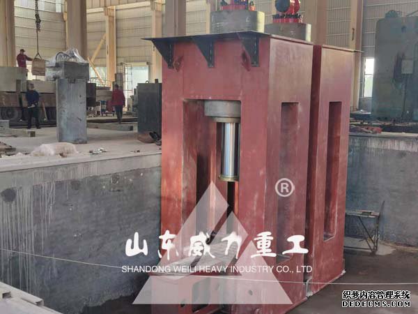 粒子鋼熱熔壓塊機(jī)裝配現(xiàn)場(chǎng)圖