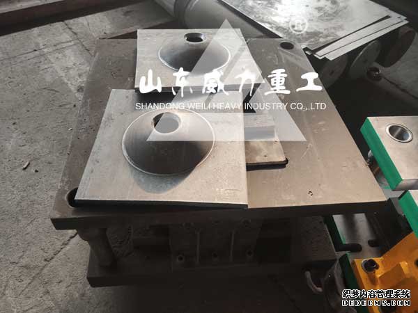 錨桿托盤沖壓模具